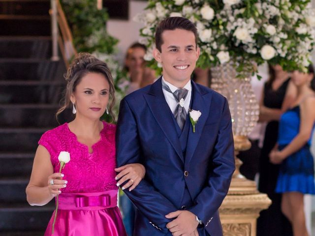 O casamento de Stefhani e Helvys em Aparecida de Goiânia, Goiás 25