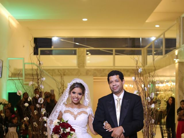 O casamento de Weslley e Ariane em Carapicuíba, São Paulo Estado 56