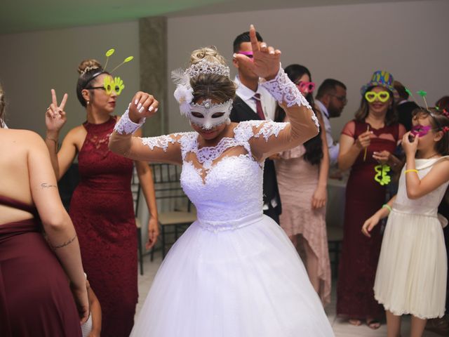 O casamento de Weslley e Ariane em Carapicuíba, São Paulo Estado 124