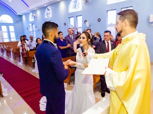 O casamento de Patrich e Emanuelli em Curitiba, Paraná 18