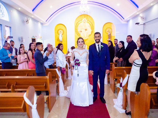 O casamento de Patrich e Emanuelli em Curitiba, Paraná 21