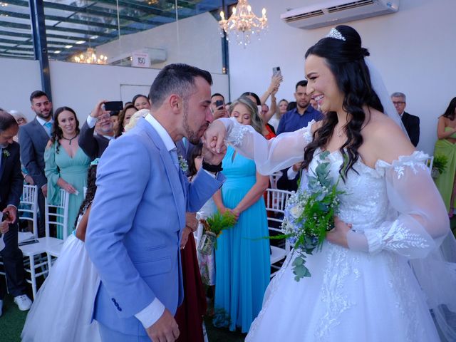O casamento de Tiago e Letícia em Florianópolis, Santa Catarina 11