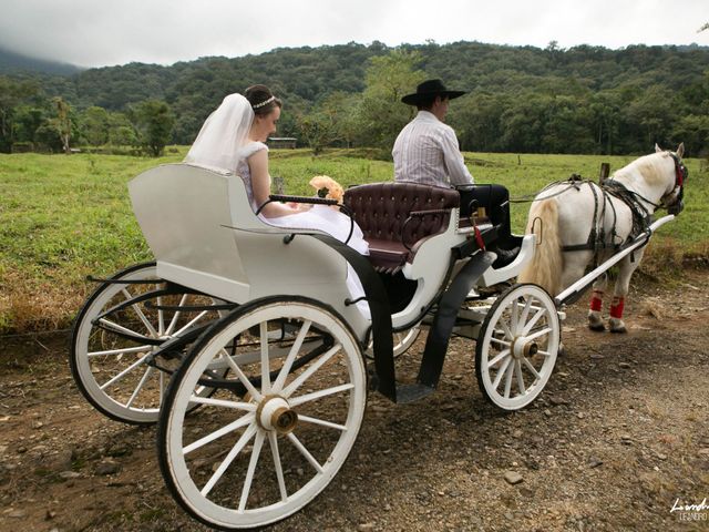 O casamento de Ana  e Mateus em Joinville, Santa Catarina 10