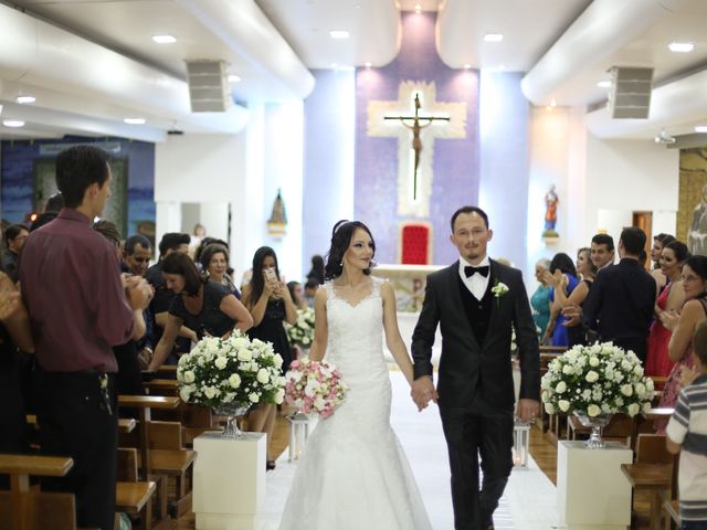 O casamento de Leocir e Bruna em Cascavel, Paraná 14