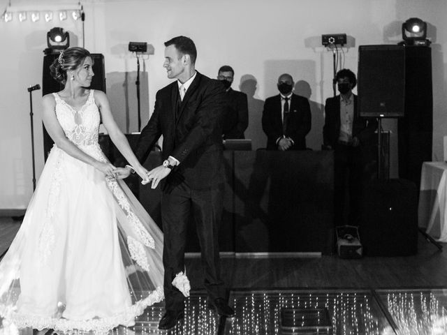 O casamento de Paulo e Marina em Porto Alegre, Rio Grande do Sul 35