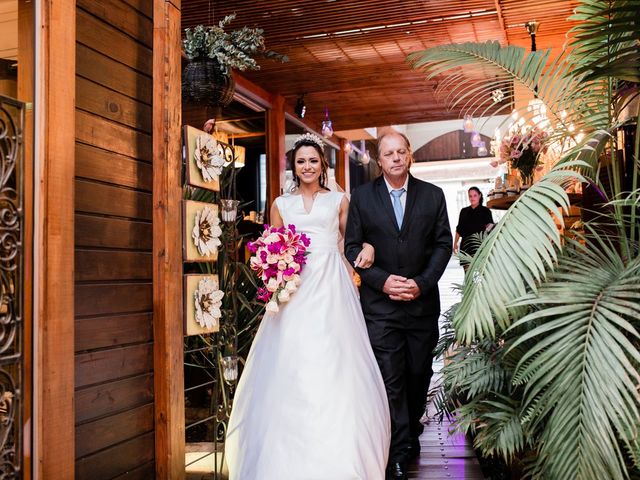 O casamento de Luciano e Agnes em Curitiba, Paraná 40