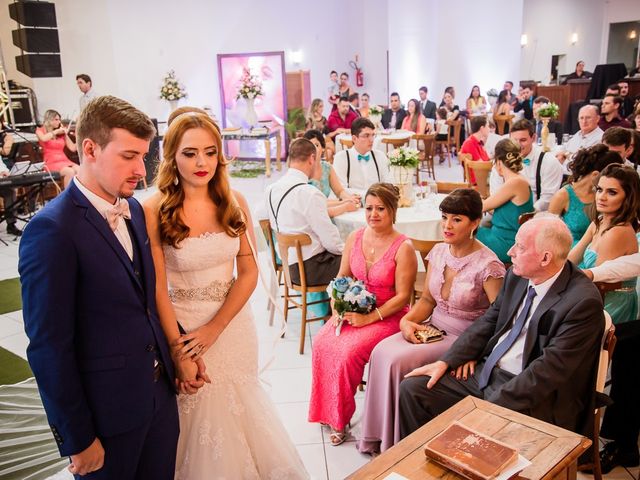 O casamento de Bruno e Vanessa em Florianópolis, Santa Catarina 30