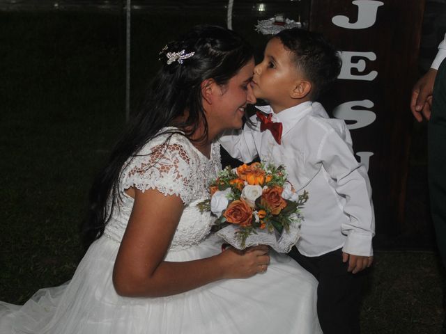 O casamento de Júnior  e Elissandra em Garrafão do Norte, Pará 3