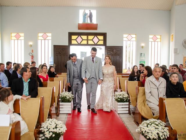 O casamento de Maicon e Carolini em São João Batista, Santa Catarina 40