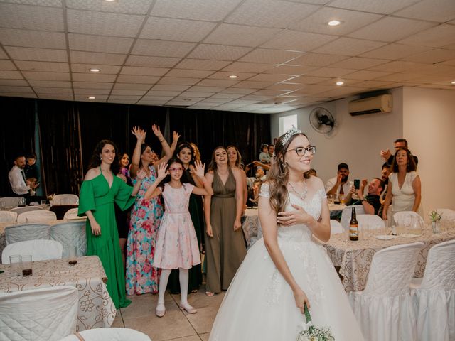 O casamento de Leonardo e Suellen em Curitiba, Paraná 40