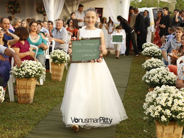 O casamento de Marcel e Bianca em Monte Alegre de Minas, Minas Gerais 13