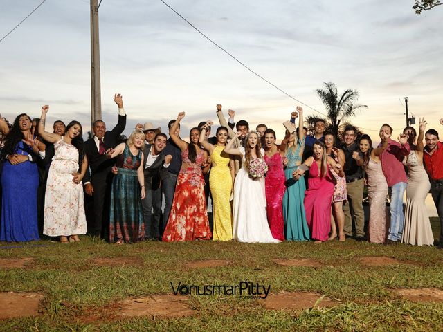 O casamento de Marcel e Bianca em Monte Alegre de Minas, Minas Gerais 33