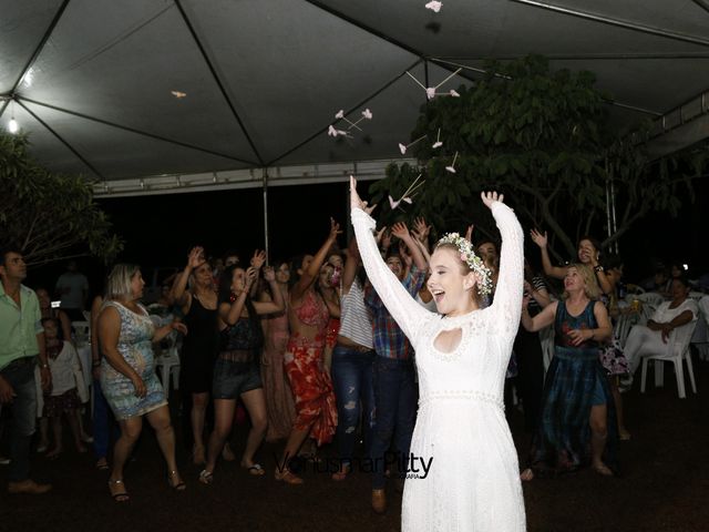 O casamento de Marcel e Bianca em Monte Alegre de Minas, Minas Gerais 41