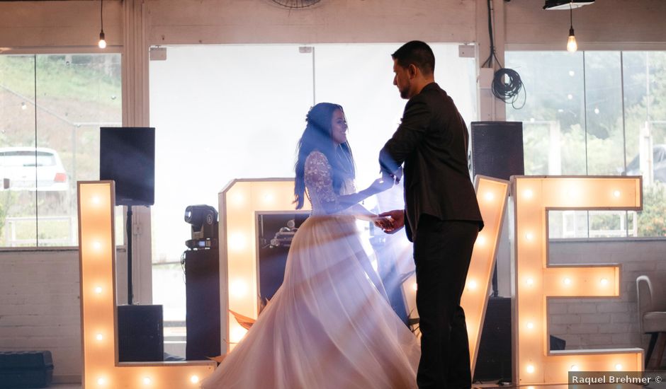 O casamento de Victor e Aline em Gaspar, Santa Catarina