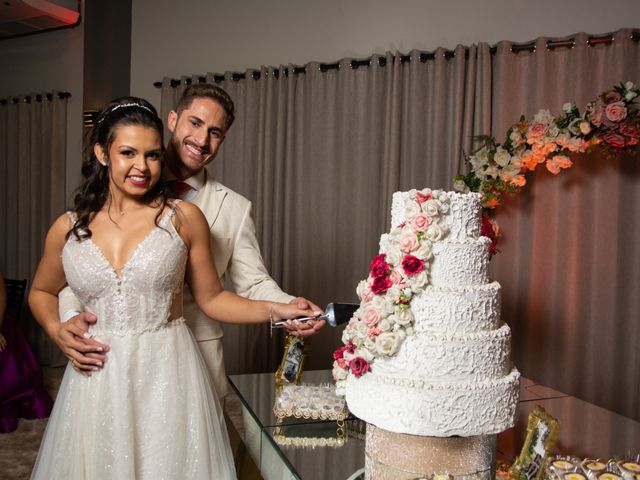 O casamento de Matheus e Madeline em Curitiba, Paraná 27