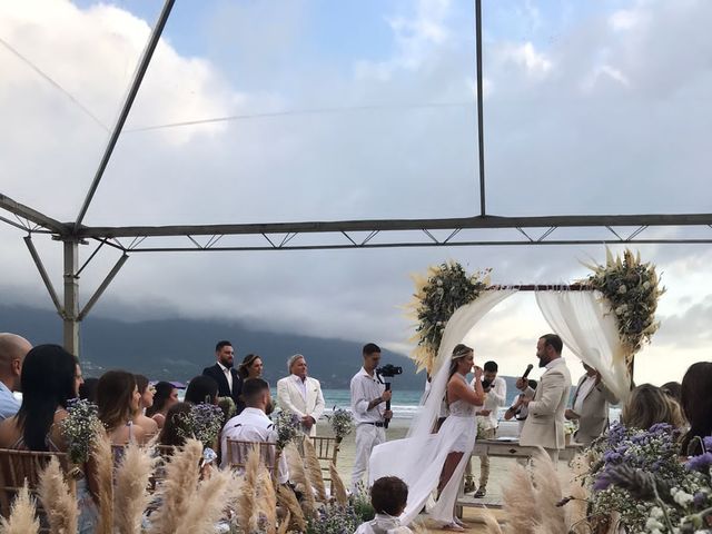 O casamento de Adriano  e Luana em São Sebastião, São Paulo Estado 5