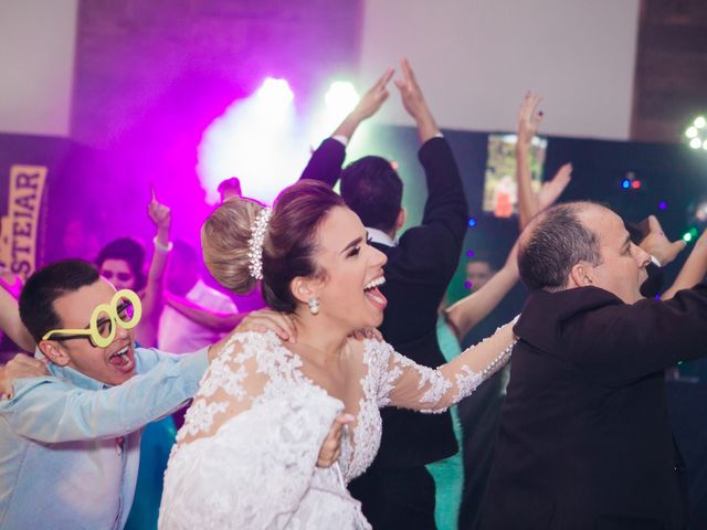 O casamento de Daniel e Amanda  em Coronel Fabriciano, Minas Gerais 48