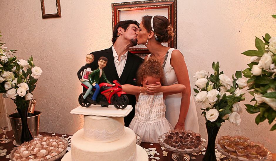 O casamento de Tiago e Tatiana em São Paulo