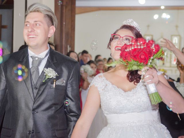 O casamento de Afonso e Sabrina em Garopaba, Santa Catarina 32