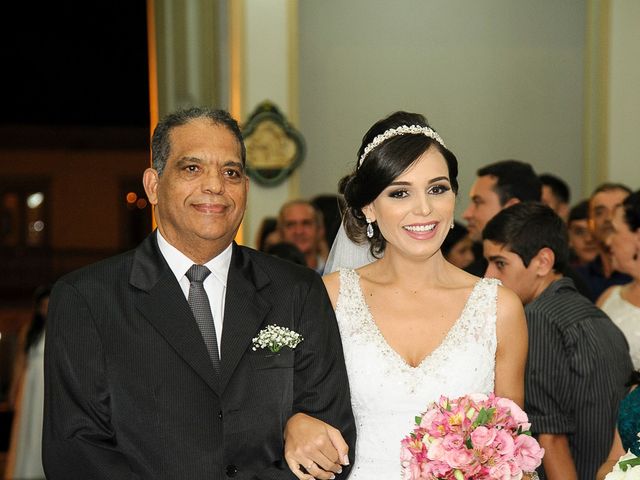 O casamento de Daniel e Anabelle em Guanhães, Minas Gerais 22