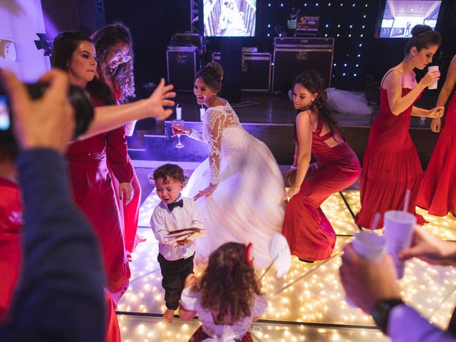 O casamento de Diego e Renata em Patos de Minas, Minas Gerais 207