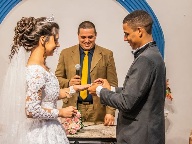O casamento de Wallace e Thaynara em Santa Cruz da Serra, Rio de Janeiro 24
