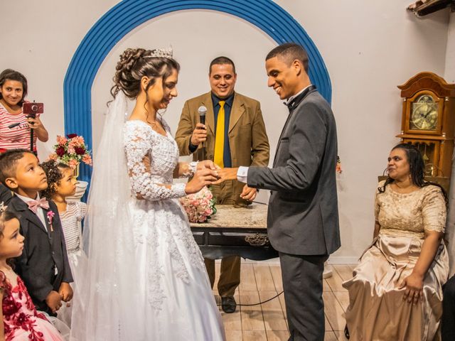 O casamento de Wallace e Thaynara em Santa Cruz da Serra, Rio de Janeiro 26