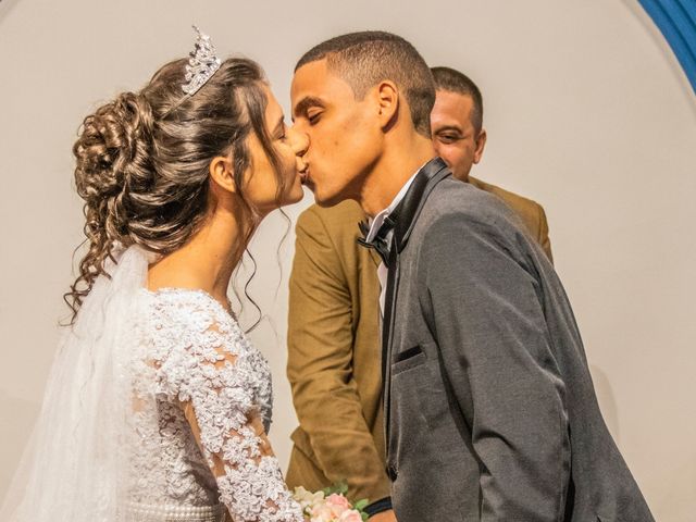 O casamento de Wallace e Thaynara em Santa Cruz da Serra, Rio de Janeiro 29