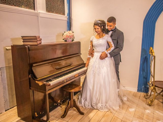 O casamento de Wallace e Thaynara em Santa Cruz da Serra, Rio de Janeiro 81