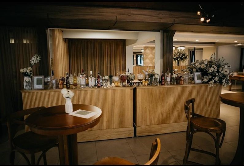 FourShot's Bartender