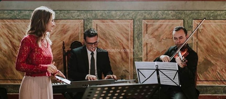 Juliana Silveira Cantora e Compositora