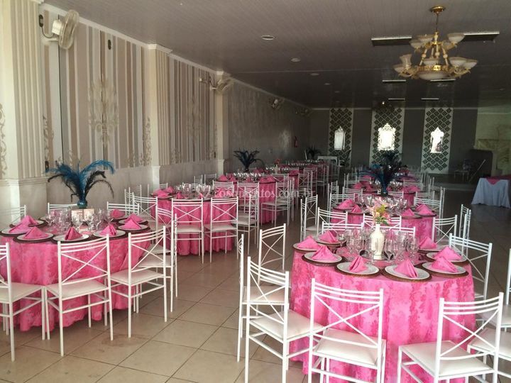 Buffet  Naíde e Familia