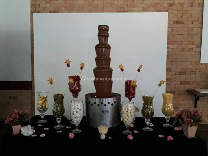 Aluguel De Cascata De Chocolate Para Casamento Chocoshow Eventos Cascata De Chocolate 12 Opinioes A Partir De