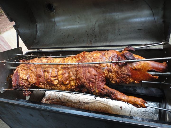 Aluguel De Rolete Para Assar Porco Buffet Uniao