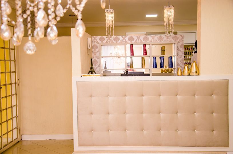 Camila Schmitz Beauty Lounge