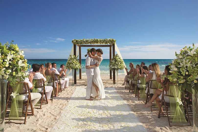 Travel Wedding