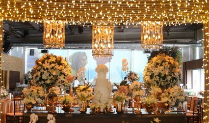 Douglas Decor
