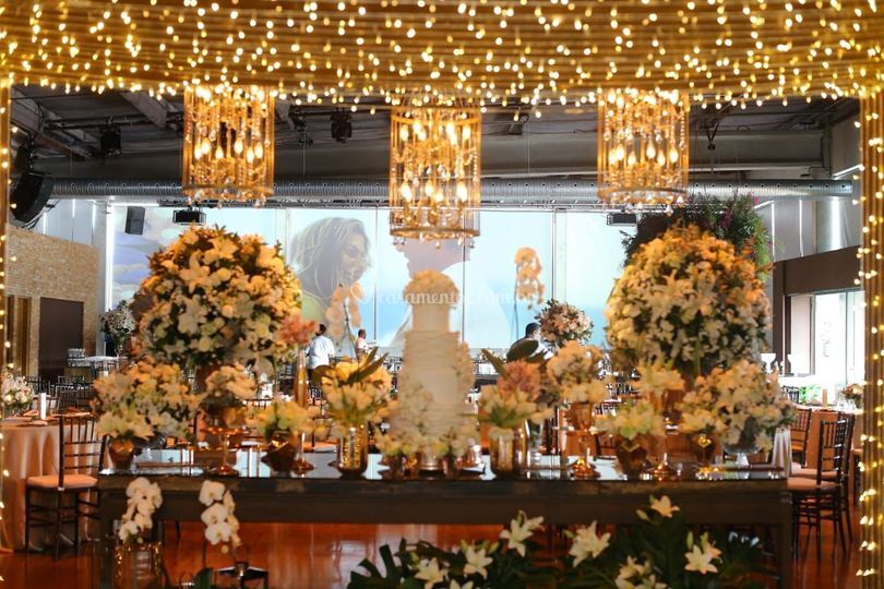 Douglas Decor