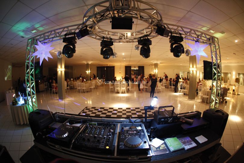 DJ Bokka Som e iluminação