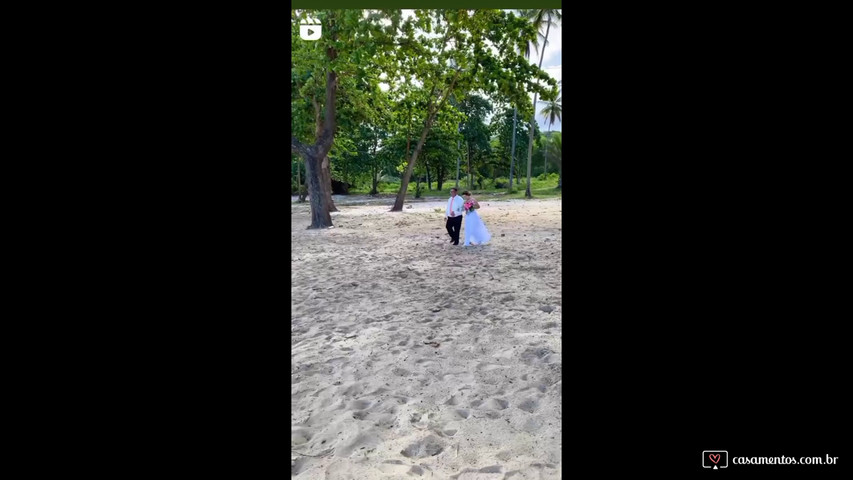 Esse casal lindo... Casar na praia