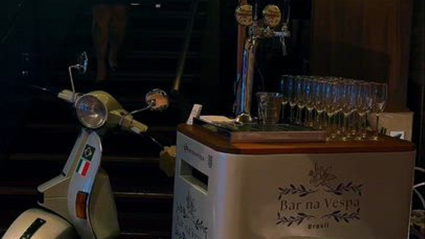 Espumante Bar na Vespa