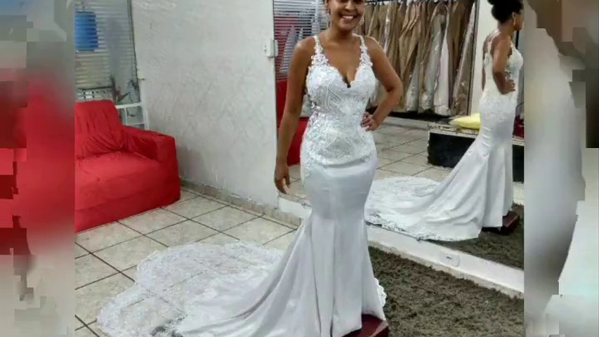 Noiva Patrícia com seu vestido confeccionado sob medida!