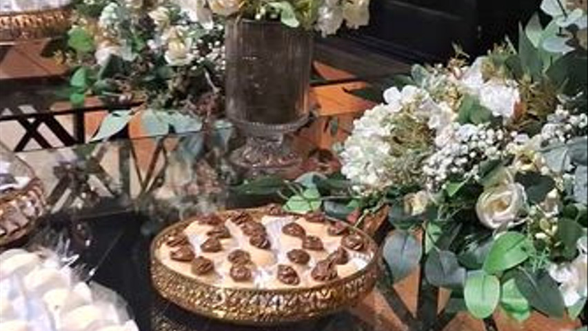 Mesa de bolo e doces finos