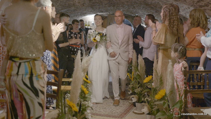 Casamento em uma adega em Beaujolais, França