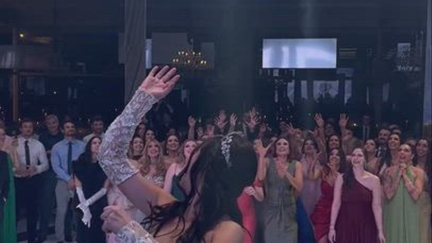 Que casamento! Que pista!