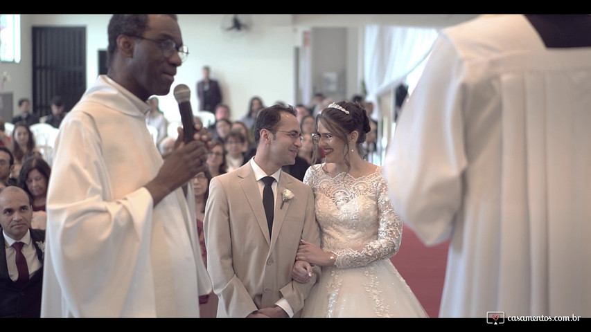 Casal no altar, olhares