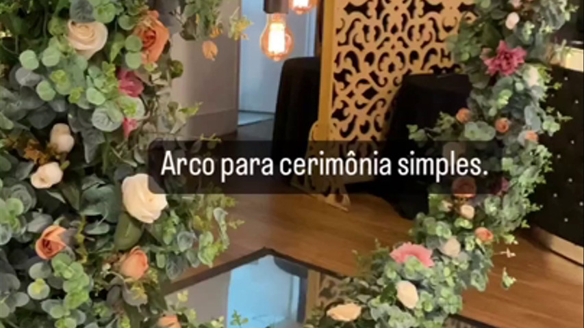 Arco para cerimônia simples 