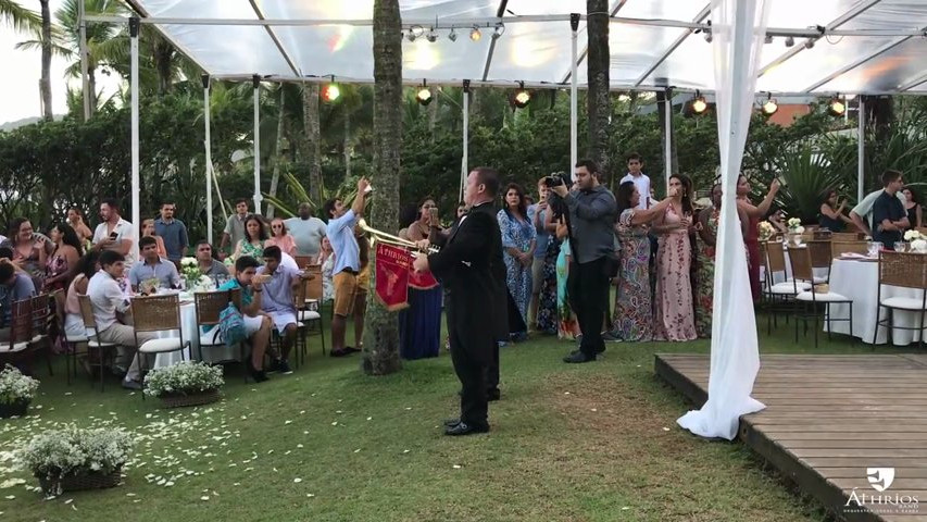 Entrada da noiva casamento de praia - Casa Seringueiras