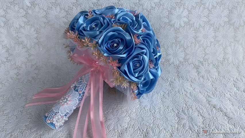 Buquê azul e rosa 