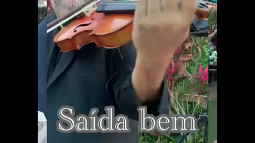 Esse casal escolheu sair com sertanejo!!!